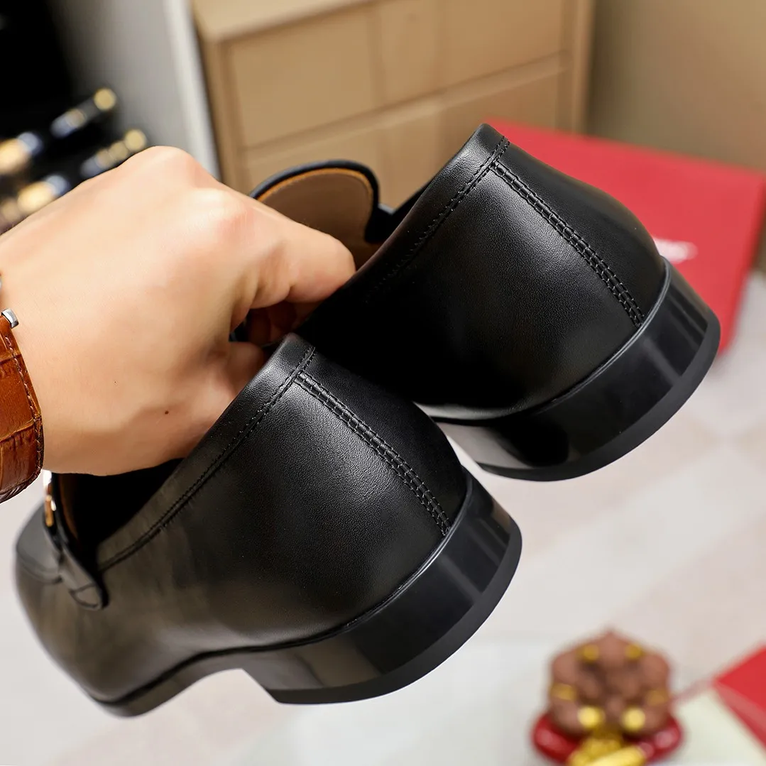 Men's shoes 💰600 🕷🕷🐂【Ferragamo】 Popular fashion casual shoes🇨🇳Official website counter 1:1 production, original mold opening💯Good quality can be seen, imported high-end first-layer pebbled calfskin, water-dyed🐂leather lining🌿very clear texture, high-quality waterproof, non-slip and wear-resistant outsole🎋high quality and low price, truly handmade🍓, 5 colors available! Code number 38-44 (45. To be customized)
